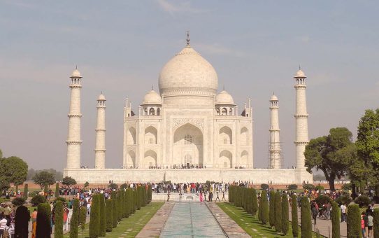 The symmetrical of Taj Mahal タージマハルの対称性